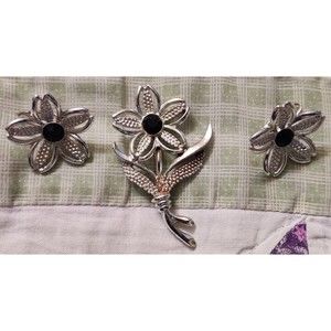 Silver tone Earrings clip on and brooch pin Sarah Coventry Flower Rhinestone set